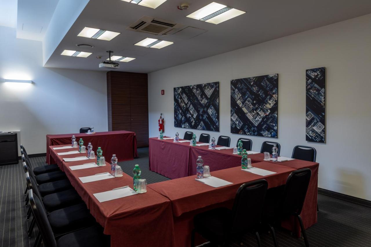Best Western Plus Hotel Monza E Brianza Palace Чинизелло-Бальзамо Экстерьер фото