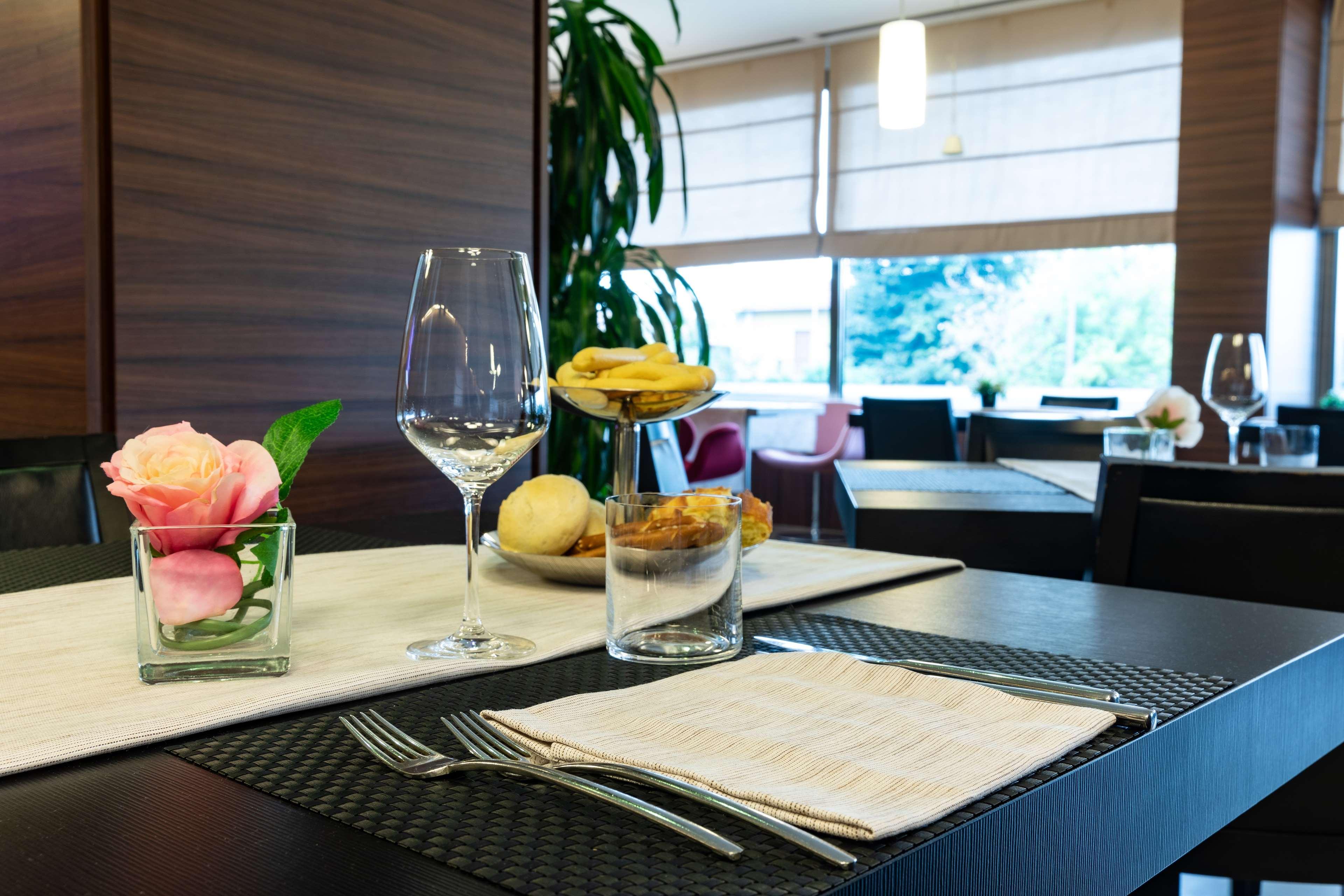 Best Western Plus Hotel Monza E Brianza Palace Чинизелло-Бальзамо Экстерьер фото